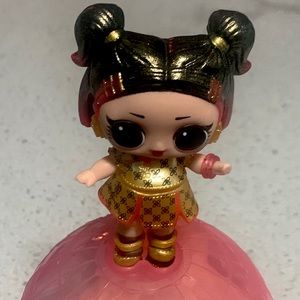 LOL surprise “24 carat” World Traveler rare surprise doll.